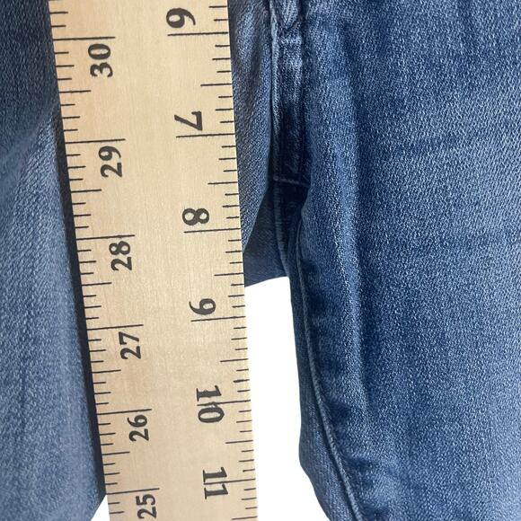 Kut From Kloth Women's Size 4p Medium Wash Mid Rise Capri Jeans - Picture 9 of 10